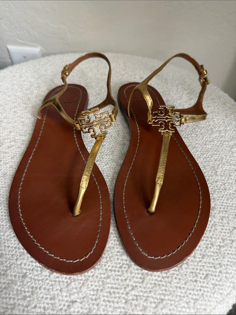 Tory Burch Melinda T Strap Flat Size 7.5 Gold